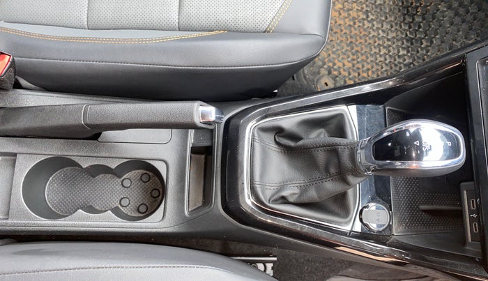 2023 Skoda KUSHAQ STYLE 1.0L TSI AT (6 AIRBAGS), Petrol, Automatic, 20,903 km, Gear Lever