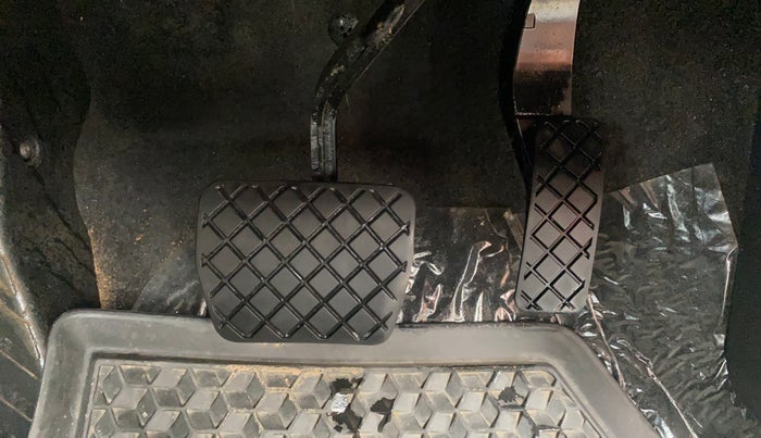 2023 Skoda KUSHAQ STYLE 1.0L TSI AT (6 AIRBAGS), Petrol, Automatic, 20,903 km, Pedals