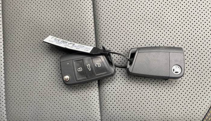 2023 Skoda KUSHAQ STYLE 1.0L TSI AT (6 AIRBAGS), Petrol, Automatic, 20,903 km, Key Close Up