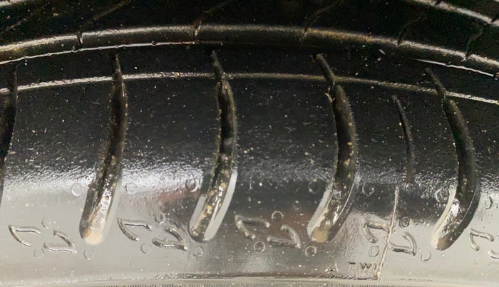 2023 Skoda KUSHAQ STYLE 1.0L TSI AT (6 AIRBAGS), Petrol, Automatic, 20,903 km, Left Front Tyre Tread