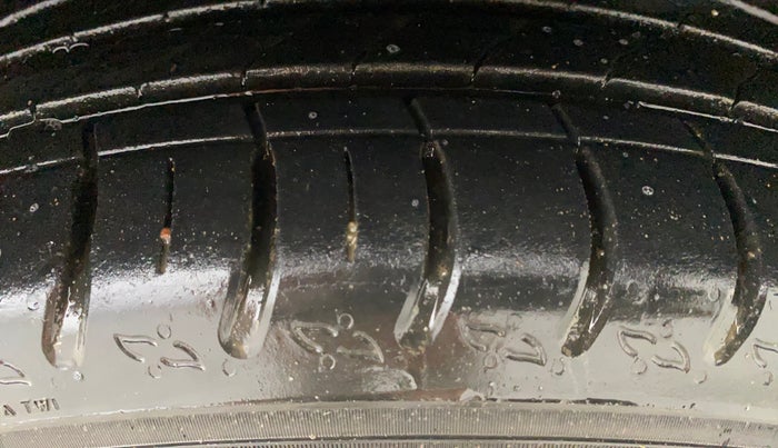 2023 Skoda KUSHAQ STYLE 1.0L TSI AT (6 AIRBAGS), Petrol, Automatic, 20,903 km, Left Rear Tyre Tread