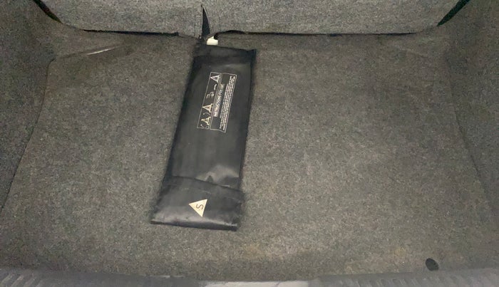 2013 Volkswagen Polo HIGHLINE1.2L, Petrol, Manual, 88,779 km, Boot Inside