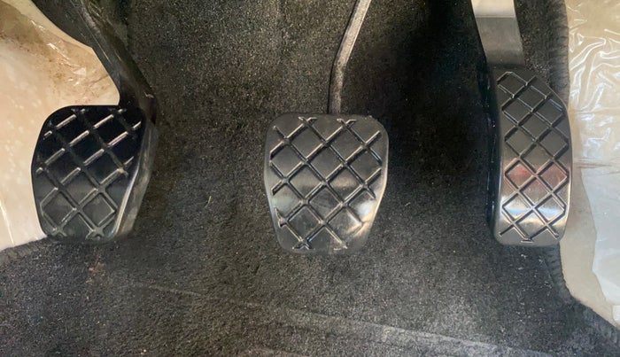 2013 Volkswagen Polo HIGHLINE1.2L, Petrol, Manual, 88,779 km, Pedals