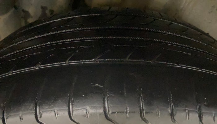 2013 Volkswagen Polo HIGHLINE1.2L, Petrol, Manual, 88,779 km, Right Rear Tyre Tread