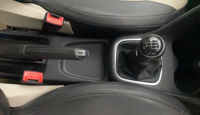 2013 Volkswagen Polo HIGHLINE1.2L, Petrol, Manual, 88,779 km, Gear Lever