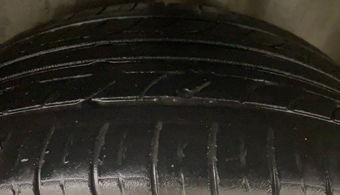 2013 Volkswagen Polo HIGHLINE1.2L, Petrol, Manual, 88,779 km, Left Rear Tyre Tread