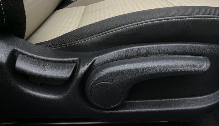 2019 Hyundai Elite i20 1.2 SPORTS PLUS VTVT, Petrol, Manual, 88,181 km, Driver Side Adjustment Panel
