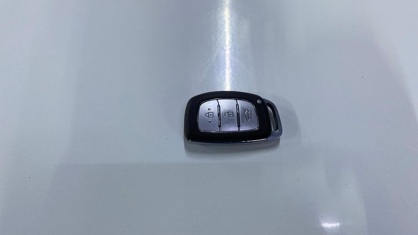 2023 Hyundai AURA SX 1.2, Petrol, Manual, 67,643 km, Key Close Up
