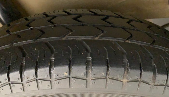 2014 Maruti Ritz VDI, Diesel, Manual, 92,158 km, Right Rear Tyre Tread