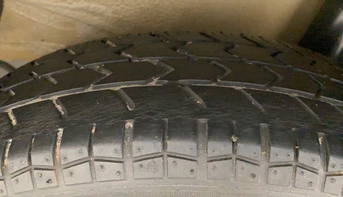 2014 Maruti Ritz VDI, Diesel, Manual, 92,158 km, Left Rear Tyre Tread