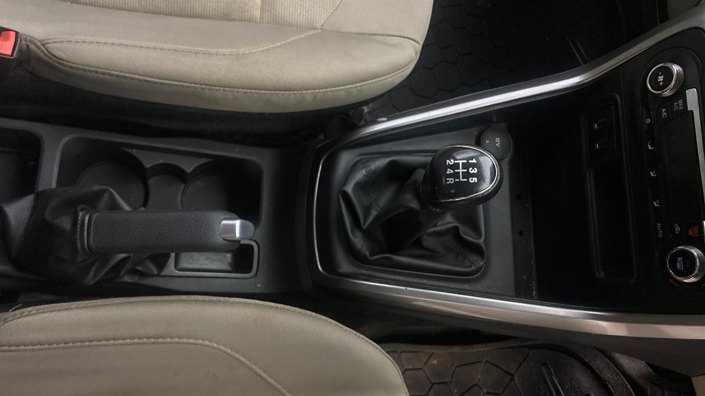 2020 Ford Ecosport TITANIUM 1.5L DIESEL, Diesel, Manual, 1,13,115 km, Gear Lever
