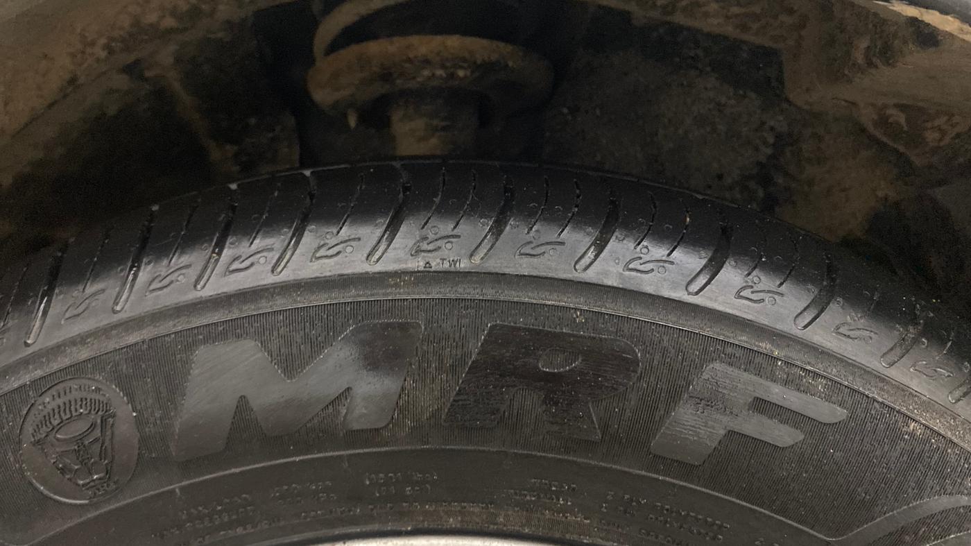 2020 Ford Ecosport TITANIUM 1.5L DIESEL, Diesel, Manual, 1,13,115 km, Right Front Tyre Tread