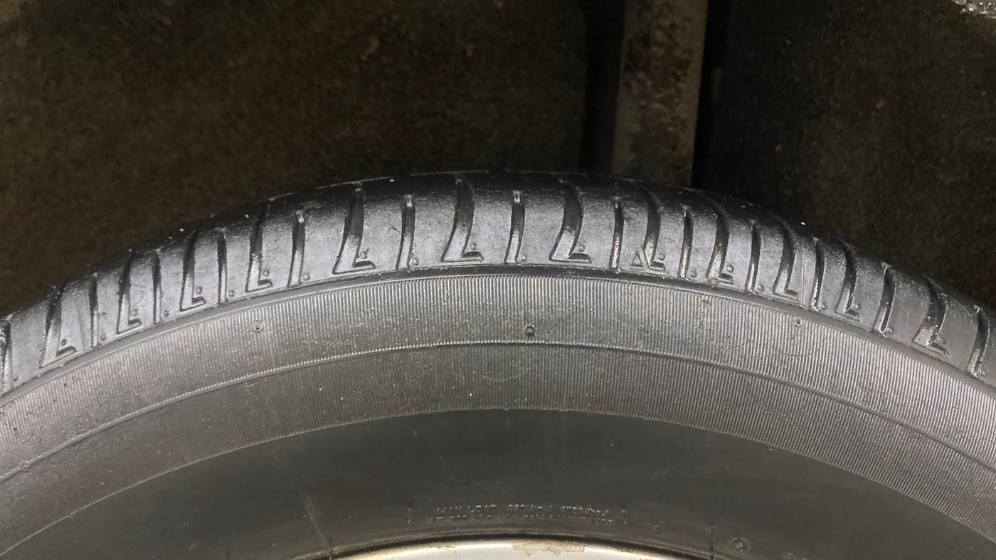 2020 Ford Ecosport TITANIUM 1.5L DIESEL, Diesel, Manual, 1,13,115 km, Left Rear Tyre Tread