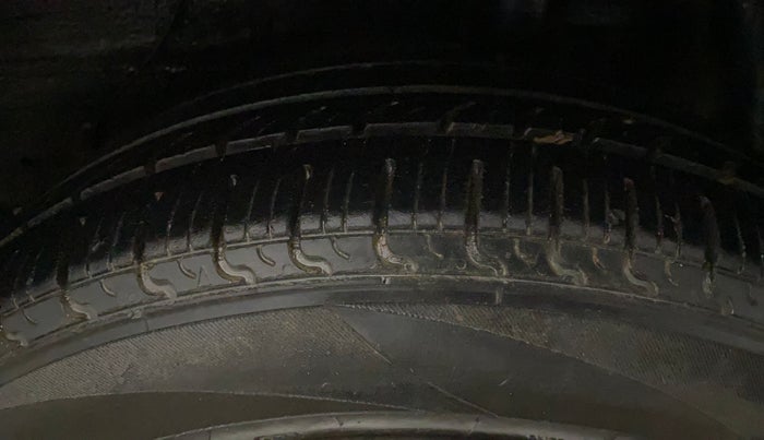 2019 Maruti Celerio VXI (O) CNG, CNG, Manual, 88,756 km, Left Rear Tyre Tread