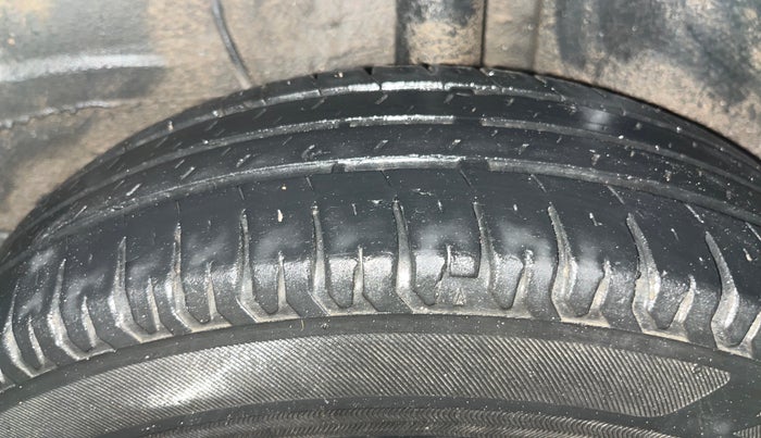 2020 Tata ALTROZ XE PETROL, Petrol, Manual, 54,387 km, Left Rear Tyre Tread