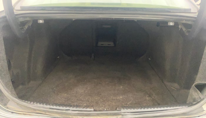 2013 Volkswagen Jetta HIGHLINE TDI AT, Diesel, Automatic, 97,845 km, Boot Inside