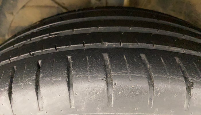 2016 Maruti Baleno ZETA PETROL 1.2, Petrol, Manual, 40,090 km, Left Front Tyre Tread
