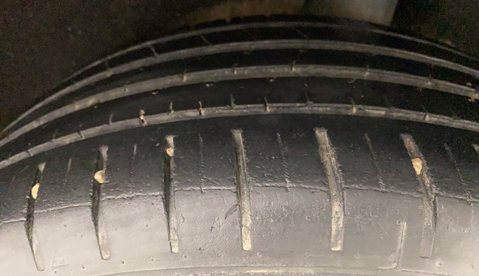 2016 Maruti Baleno ZETA PETROL 1.2, Petrol, Manual, 40,090 km, Left Rear Tyre Tread