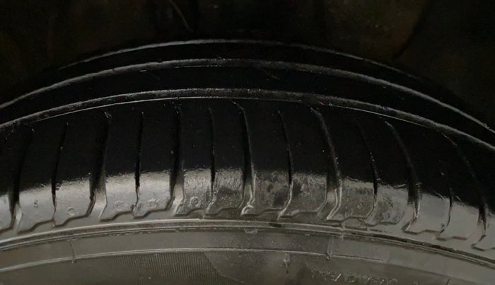 2019 Hyundai Elite i20 SPORTZ PLUS 1.2, Petrol, Manual, 72,539 km, Right Front Tyre Tread