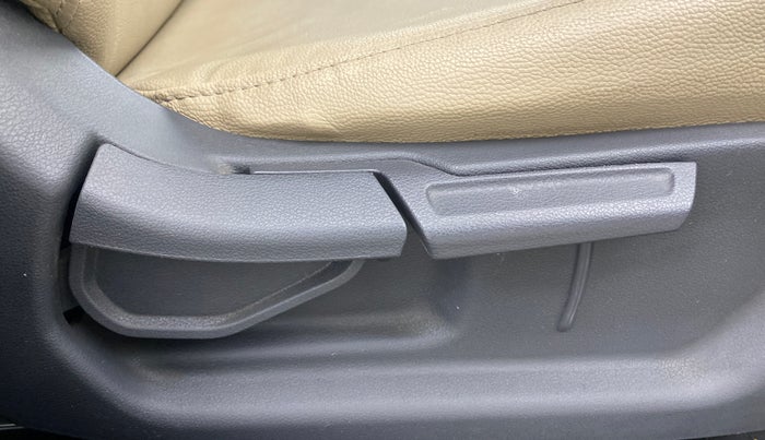 2020 Hyundai GRAND I10 NIOS SPORTZ AMT 1.2 KAPPA VTVT, Petrol, Automatic, 52,290 km, Driver Side Adjustment Panel