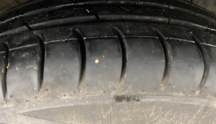 2020 Hyundai GRAND I10 NIOS SPORTZ AMT 1.2 KAPPA VTVT, Petrol, Automatic, 52,290 km, Right Front Tyre Tread