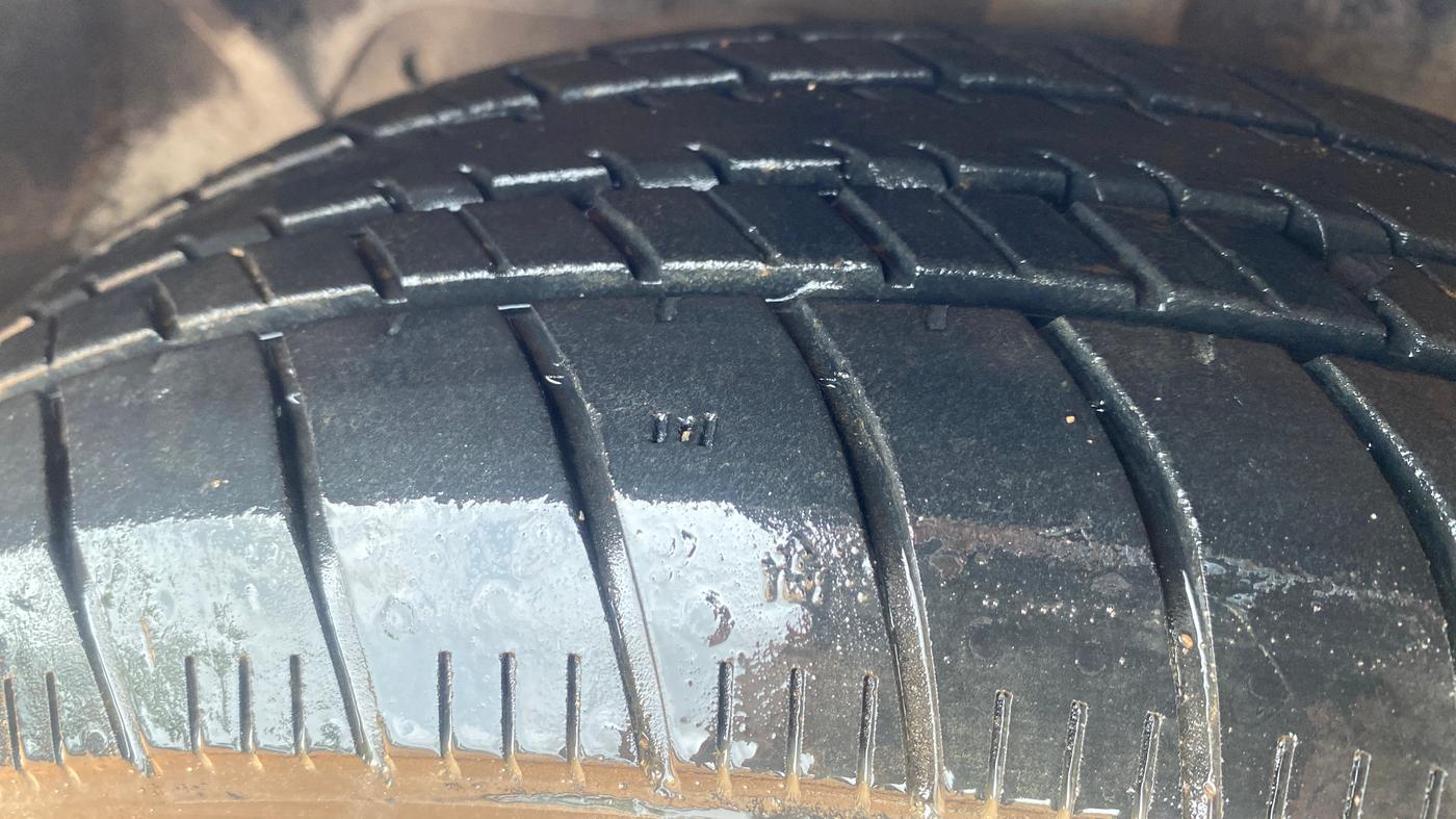 2016 Ford Figo Aspire TITANIUM 1.5 PETROL, Petrol, Manual, 42,899 km, Left Front Tyre Tread