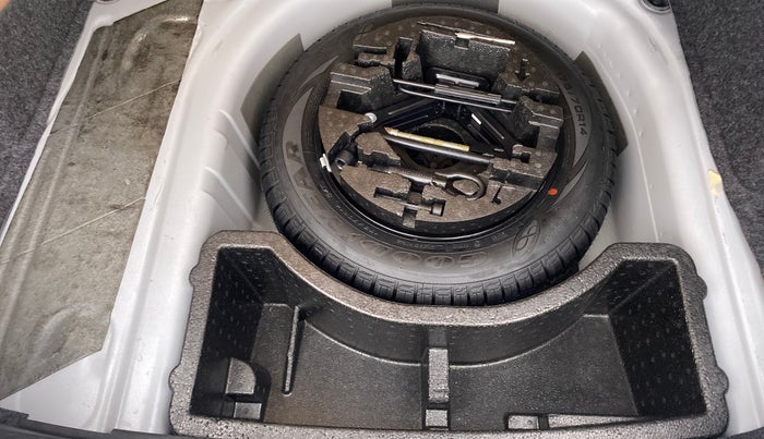 2021 Volkswagen Vento HIGHLINE PLUS 1.0 TSI AT, Petrol, Automatic, 27,408 km, Spare Tyre