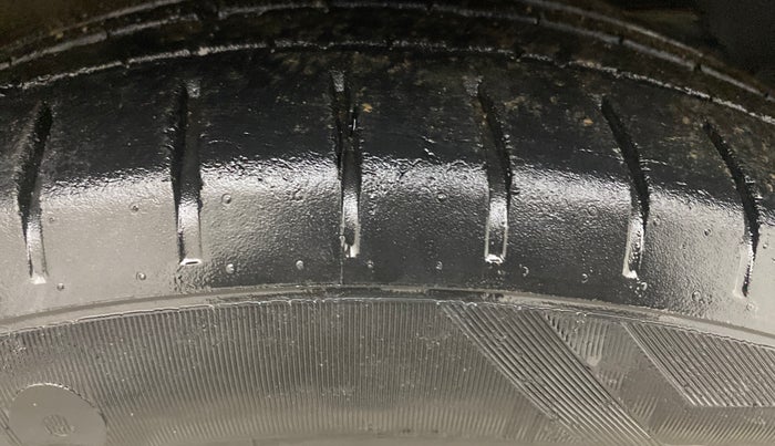 2017 Maruti Baleno ZETA PETROL 1.2, Petrol, Manual, 58,725 km, Right Front Tyre Tread