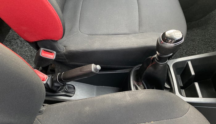 2022 Renault Kwid RXT 1.0, Petrol, Manual, 7,371 km, Gear Lever