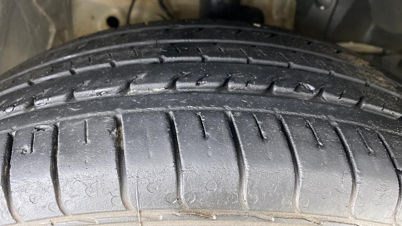 2017 Honda WR-V 1.5 i-DTEC S MT, Diesel, Manual, 61,469 km, Right Front Tyre Tread