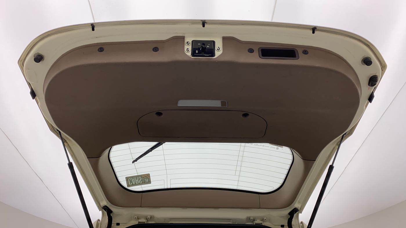 2015 Mahindra XUV500 W6, Diesel, Manual, 66,359 km, Boot Door Open