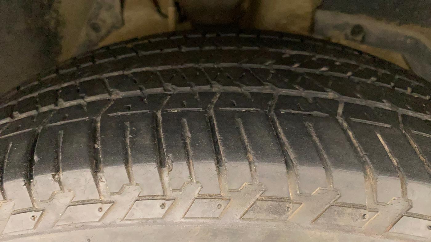 2015 Mahindra XUV500 W6, Diesel, Manual, 66,359 km, Right Front Tyre Tread