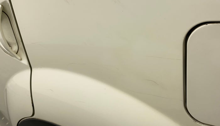 2015 Mahindra XUV500 W6, Diesel, Manual, 66,359 km, Left quarter panel - Minor scratches