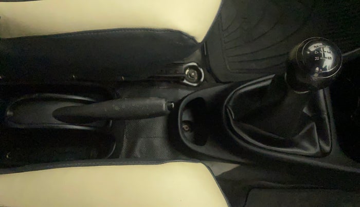 2011 Toyota Etios G, Petrol, Manual, 59,941 km, Gear Lever