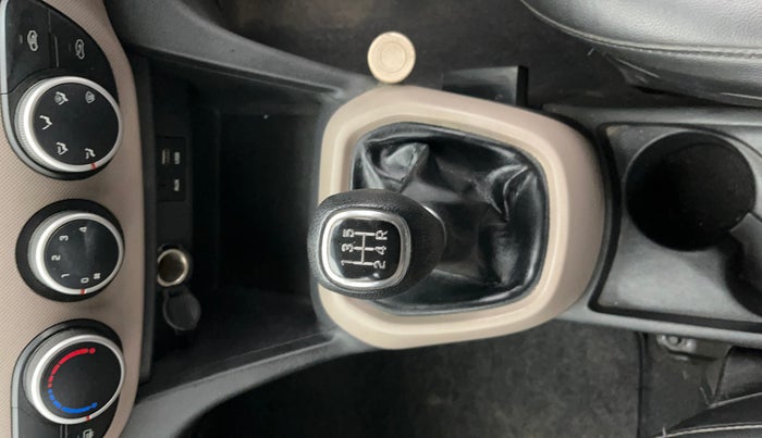 2015 Hyundai Grand i10 SPORTZ 1.2 KAPPA VTVT, Petrol, Manual, 41,028 km, Gear Lever