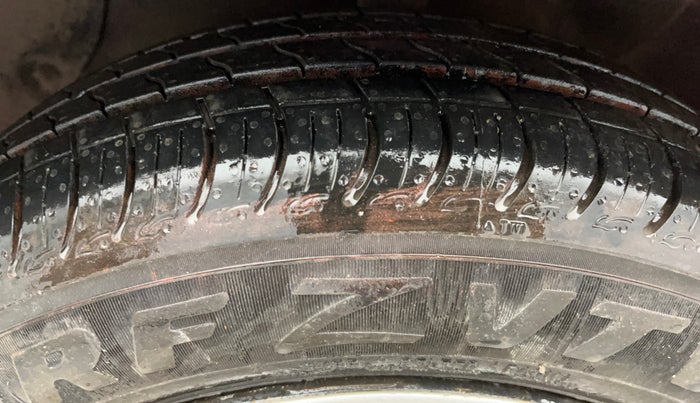 2015 Hyundai Grand i10 SPORTZ 1.2 KAPPA VTVT, Petrol, Manual, 41,028 km, Left Front Tyre Tread