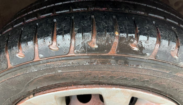 2015 Hyundai Grand i10 SPORTZ 1.2 KAPPA VTVT, Petrol, Manual, 41,028 km, Right Front Tyre Tread