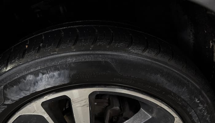 2021 Tata ALTROZ XZ PETROL, Petrol, Manual, 38,358 km, Right Front Tyre Tread