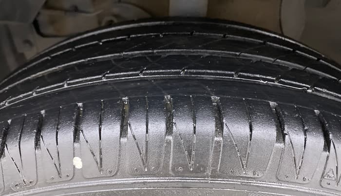 2020 Toyota URBAN CRUISER HIGH MT, Petrol, Manual, 28,251 km, Left Front Tyre Tread