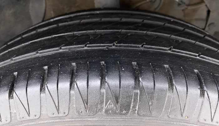 2020 Toyota URBAN CRUISER HIGH MT, Petrol, Manual, 28,251 km, Right Front Tyre Tread