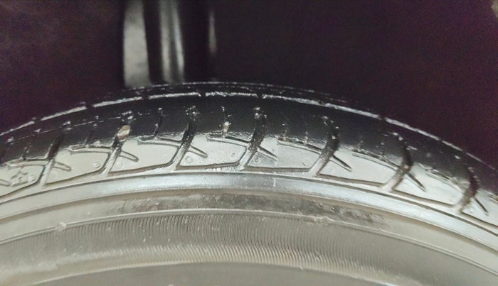 2018 Maruti Baleno DELTA PETROL 1.2, Petrol, Manual, 45,726 km, Right Rear Tyre Tread