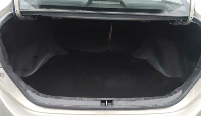 2015 Toyota Corolla Altis GL PETROL, Petrol, Manual, 87,092 km, Boot Inside