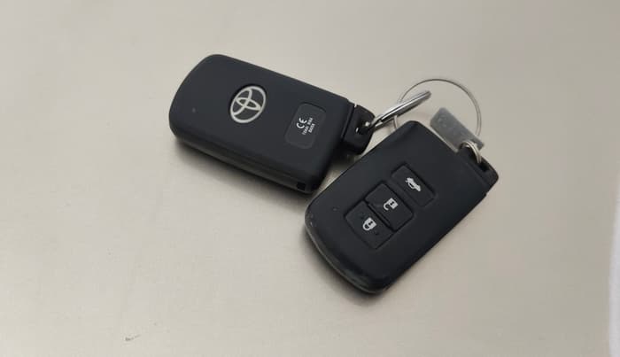 2015 Toyota Corolla Altis GL PETROL, Petrol, Manual, 87,092 km, Key Close Up