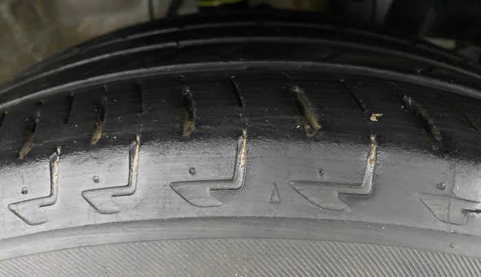 2018 Honda WR-V 1.5L I-DTEC VX MT, Diesel, Manual, 1,18,690 km, Right Front Tyre Tread