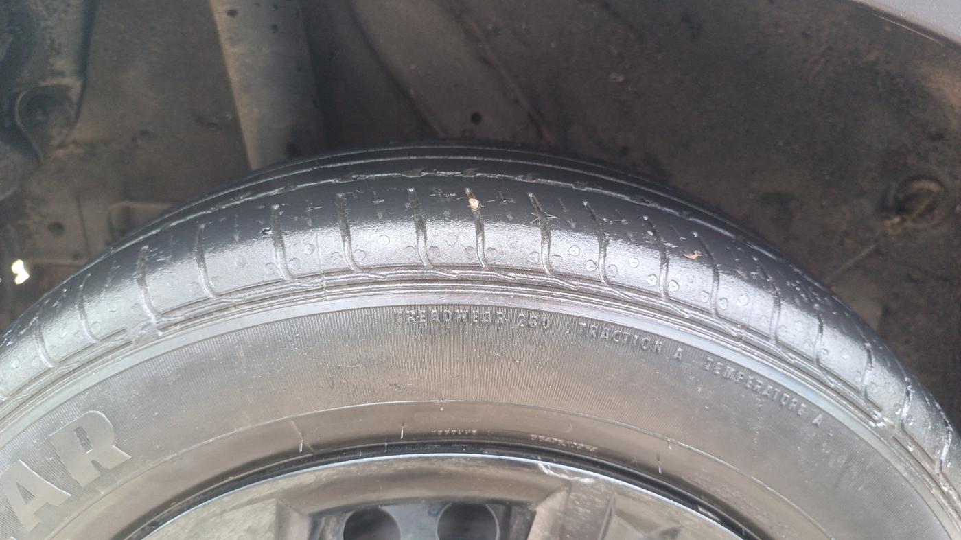 2024 Hyundai VENUE SX 1.2 KNIGHT EDITION, Petrol, Manual, 44,498 km, Right Rear Tyre Tread