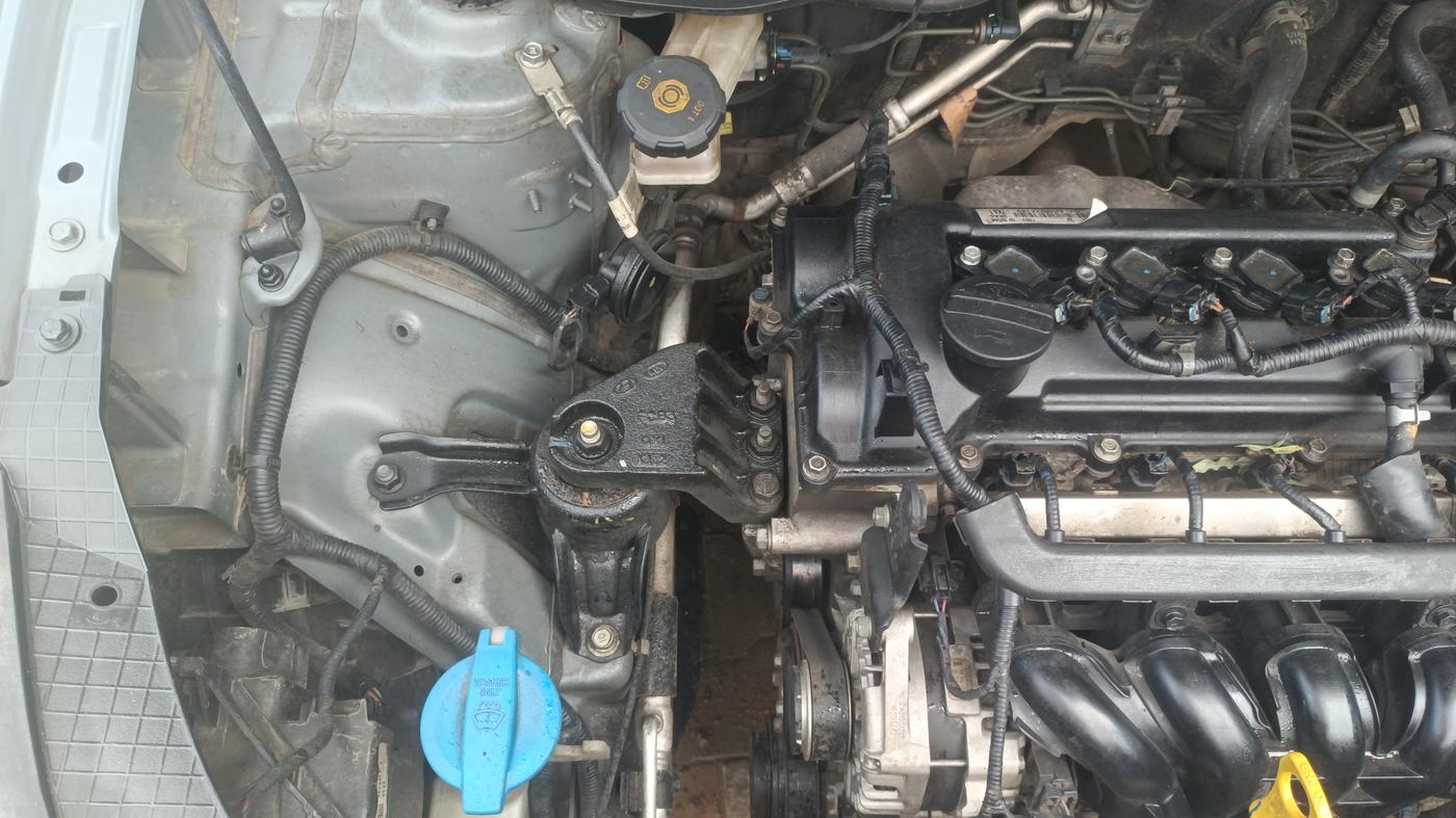 2024 Hyundai VENUE SX 1.2 KNIGHT EDITION, Petrol, Manual, 44,498 km, Engine View - Right