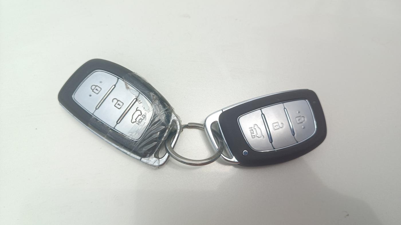2024 Hyundai VENUE SX 1.2 KNIGHT EDITION, Petrol, Manual, 44,498 km, Key Close Up