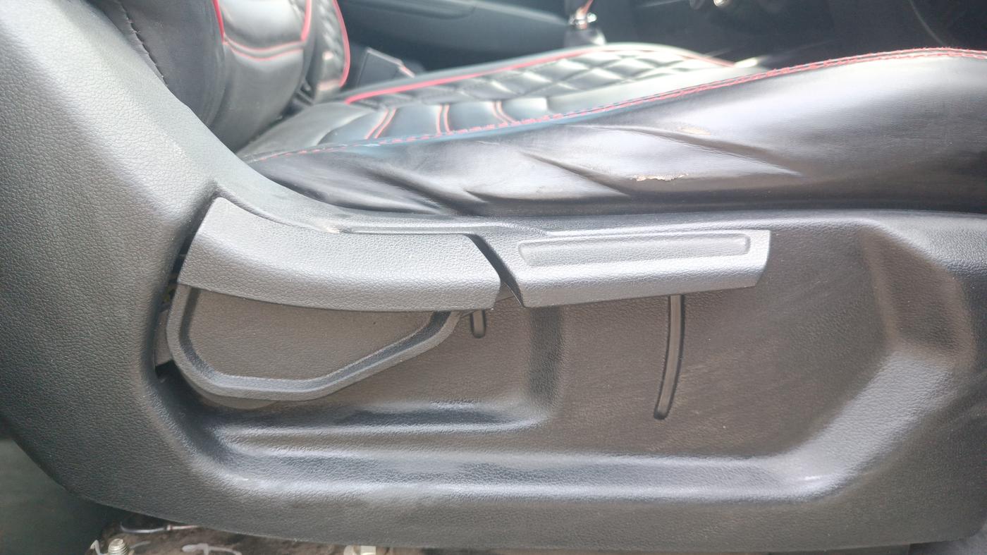 2024 Hyundai VENUE SX 1.2 KNIGHT EDITION, Petrol, Manual, 44,498 km, Driver Side Adjustment Panel