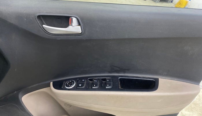 2015 Hyundai Xcent S 1.2, Petrol, Manual, 22,387 km, Driver Side Door Panels Control