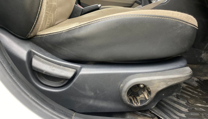 2015 Hyundai Xcent S 1.2, Petrol, Manual, 22,387 km, Driver Side Adjustment Panel